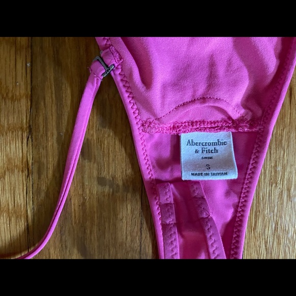 Pink Abercrombie and Fitch bikini - Picture 4 of 5